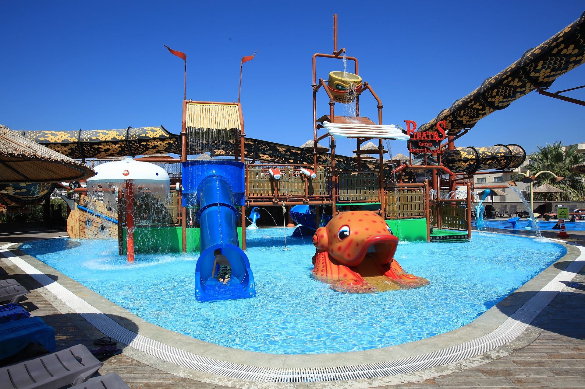 Pirates Inn children’s pool and pirate playground